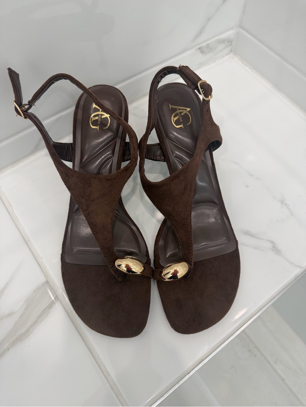 Source Unknown Brown Suede T-Strap Heels with Gold Accent NEVER WORN